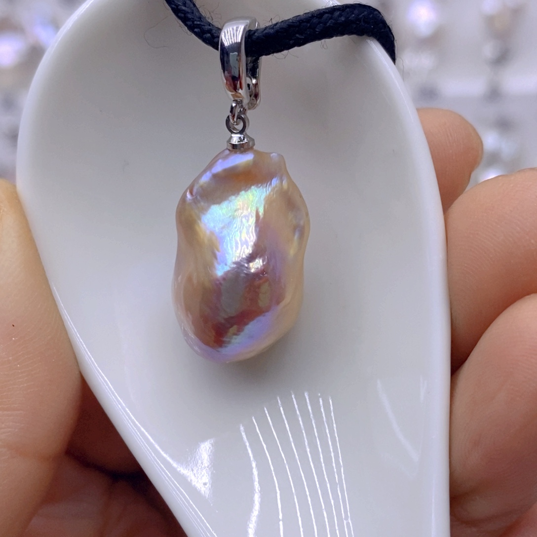 颈饰未镶嵌淡水珍珠