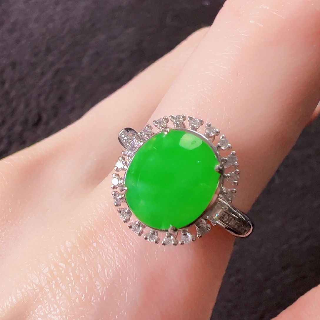 翡翠18K金镶嵌戒指签收后24小时鉴赏期，过时不退