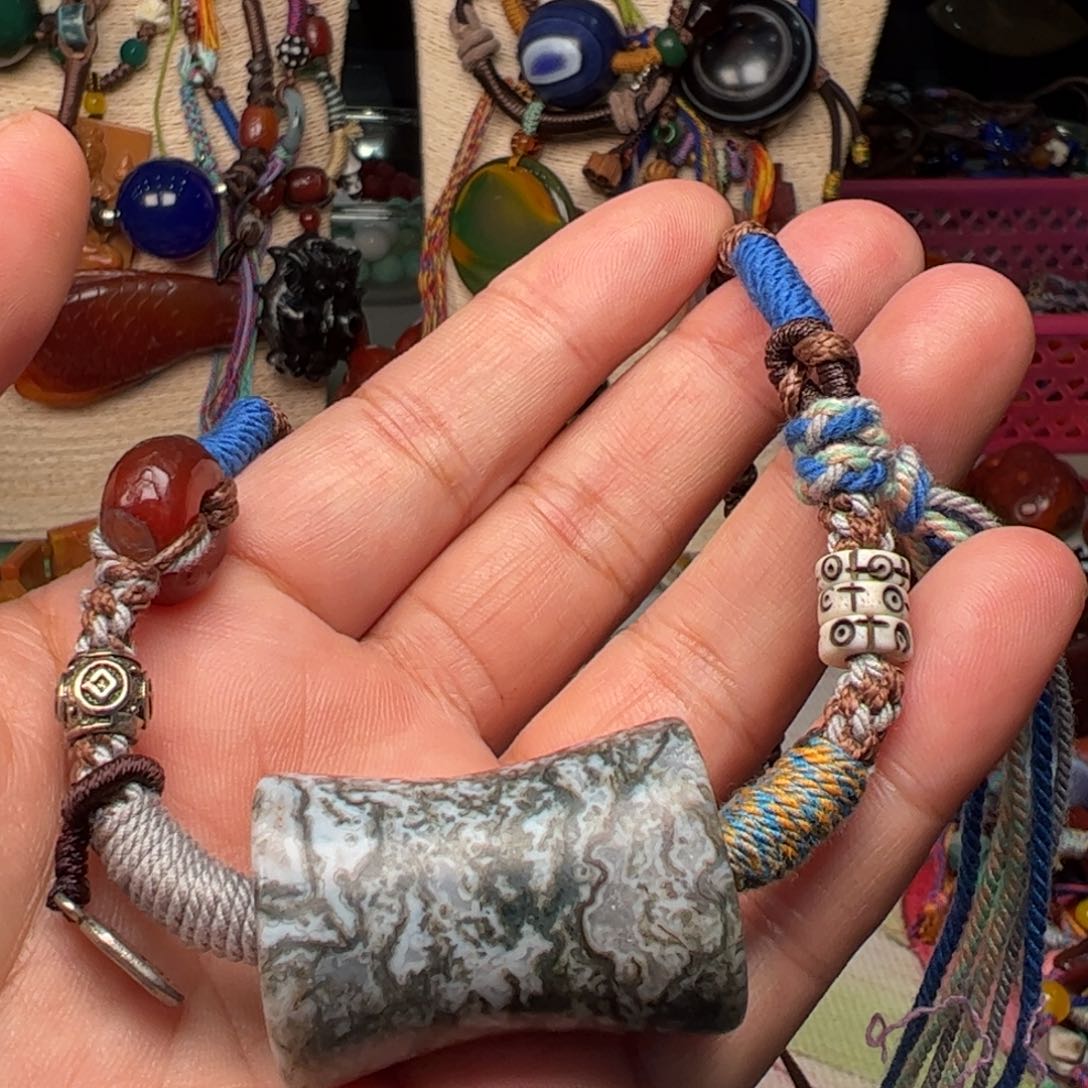 玛瑙/玉髓颈饰未镶嵌