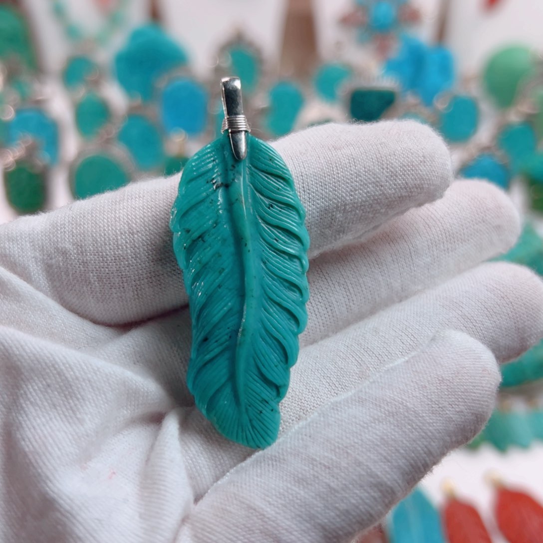 绿松石颈饰未镶嵌