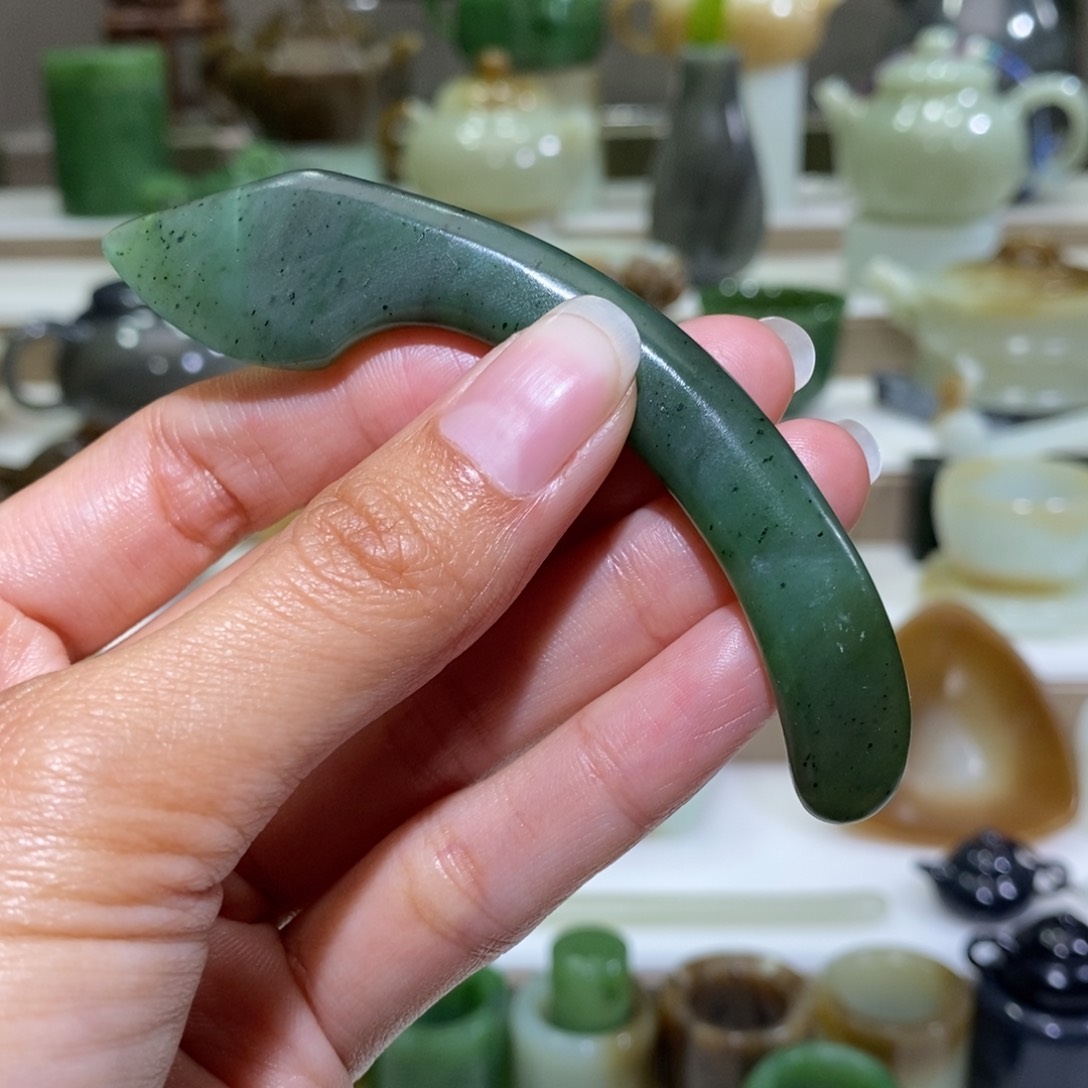 和田玉把件未镶嵌碧玉弯柄茶刀福利款