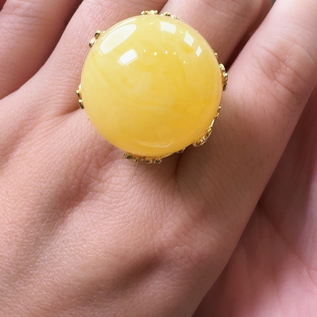 琥珀未镶嵌颈饰戒指