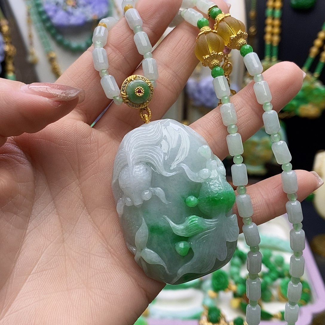 翡翠颈饰未镶嵌天然