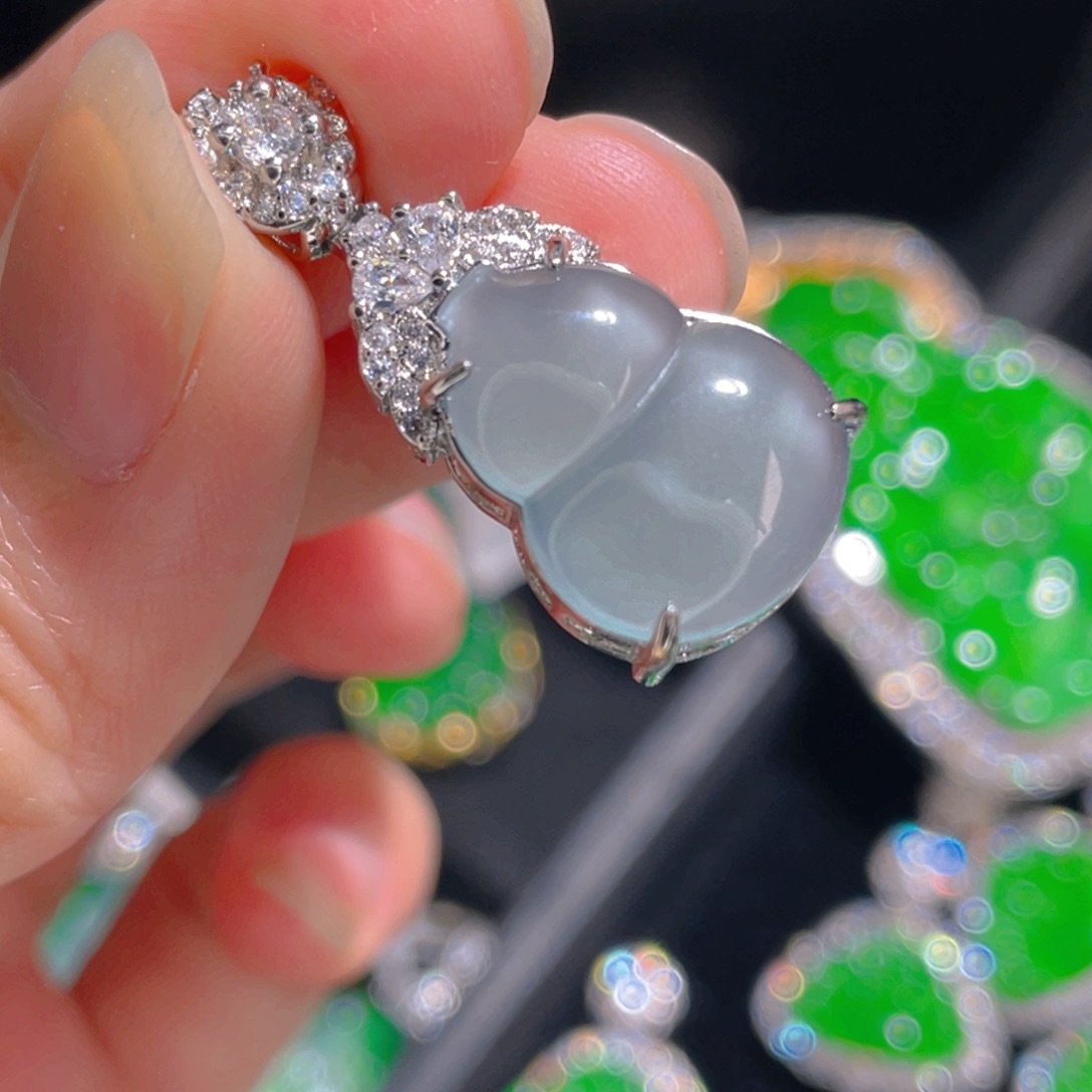 翡翠吊坠(不含链)未镶嵌