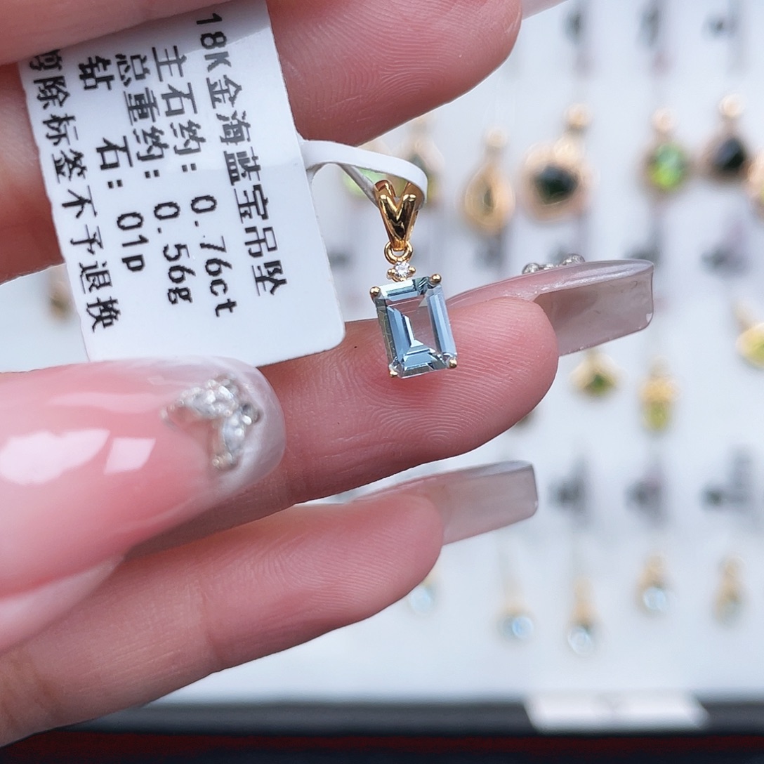 海蓝宝石吊坠(不含链)18K金镶嵌