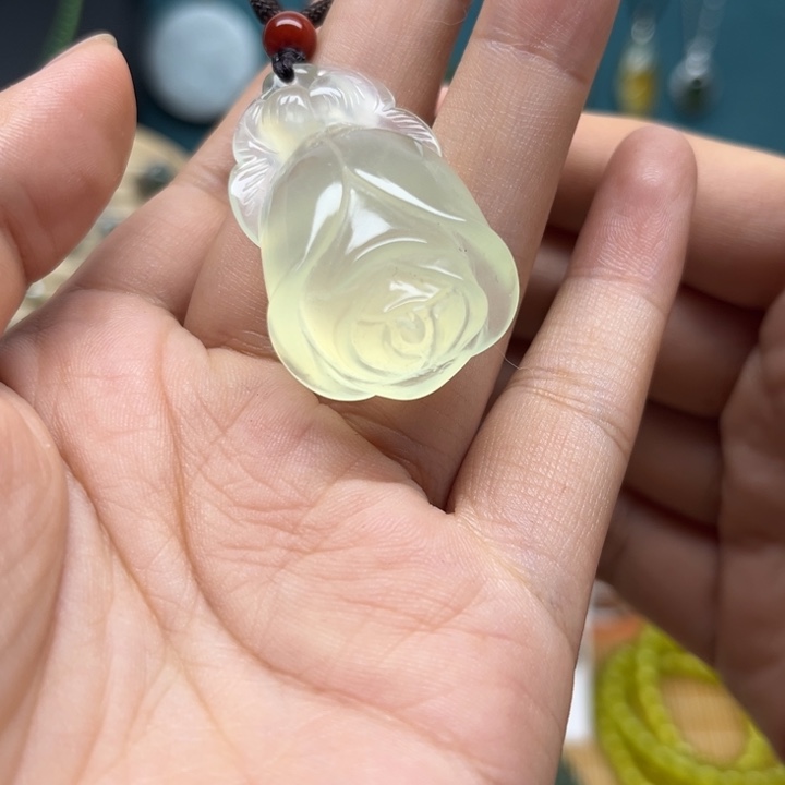 未镶嵌蛇纹石玉颈饰