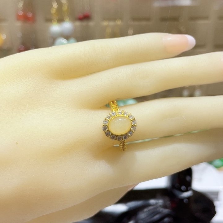 和田玉未镶嵌戒指