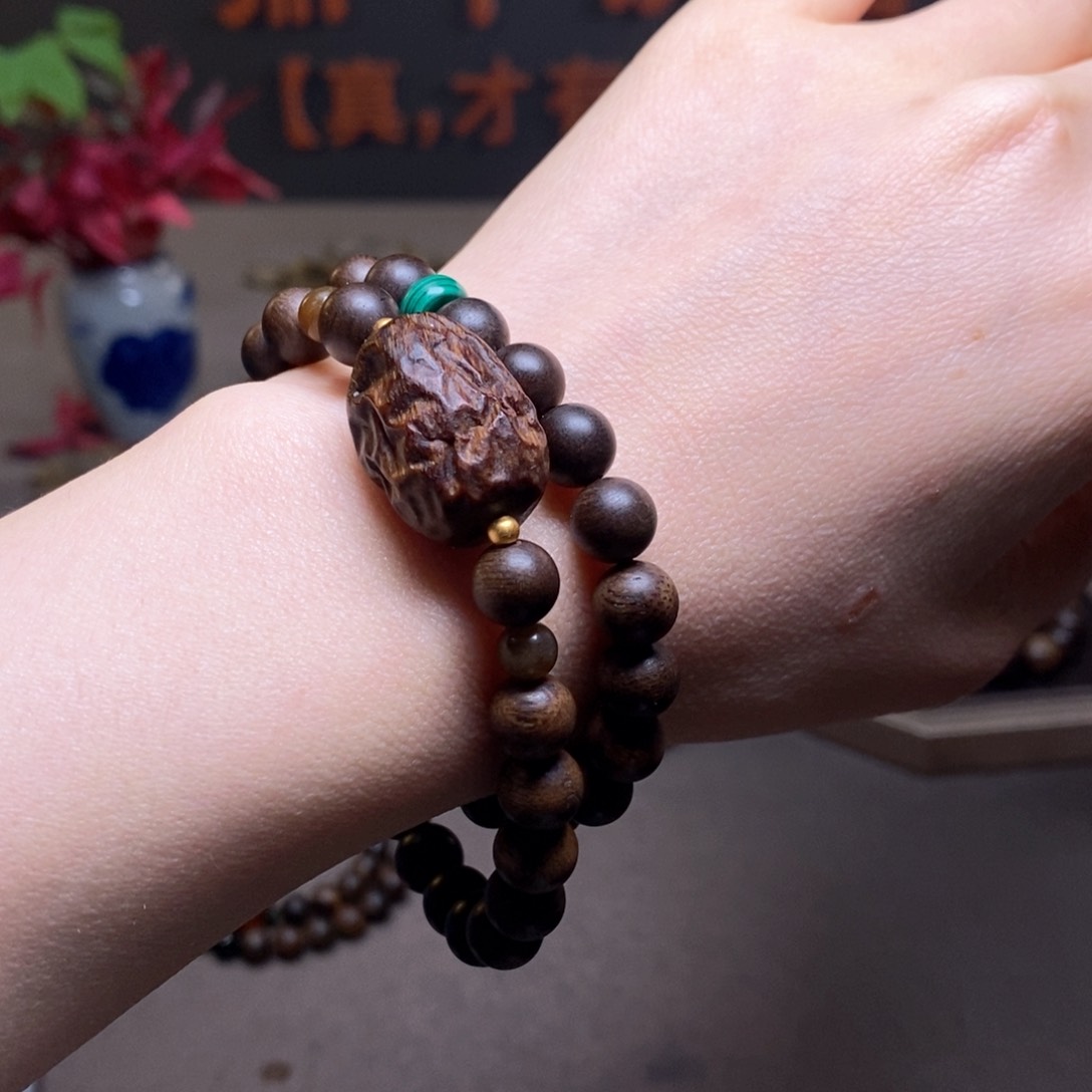 沉香手串越南芽庄红棋0.8设计➕红枣沉香木雕设计