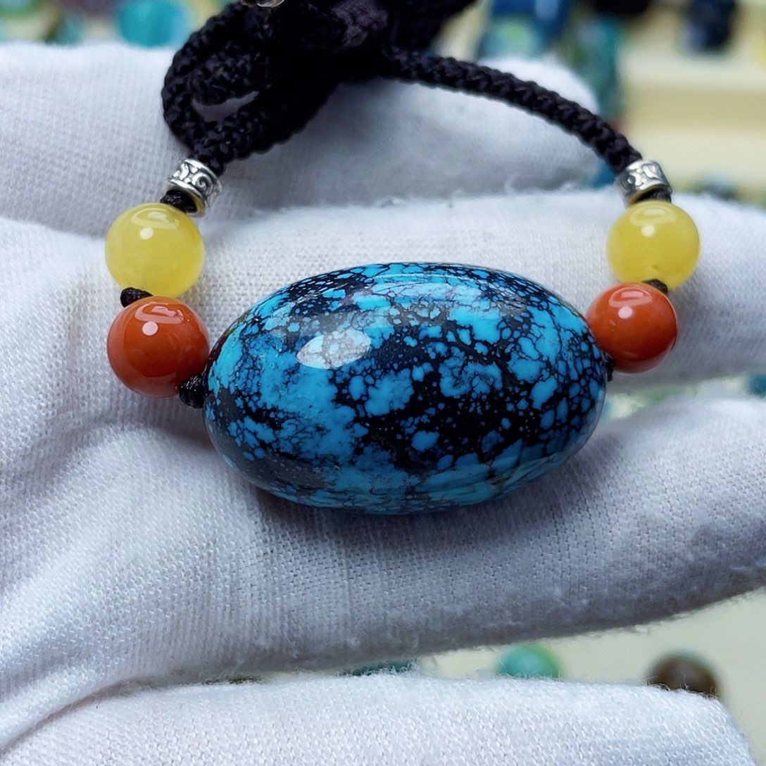 绿松石颈饰未镶嵌