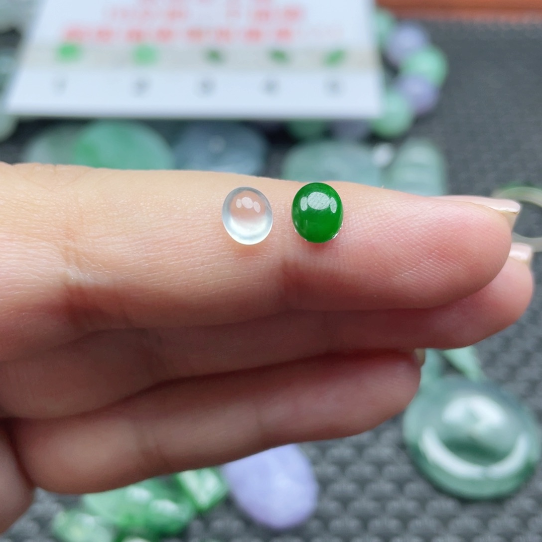 未镶嵌挂件翡翠  翡翠