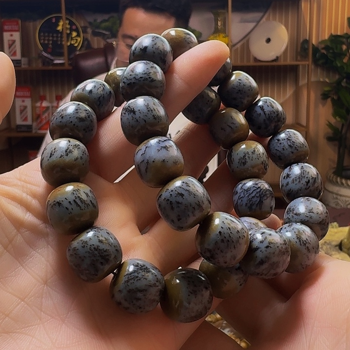 和田玉手串未镶嵌