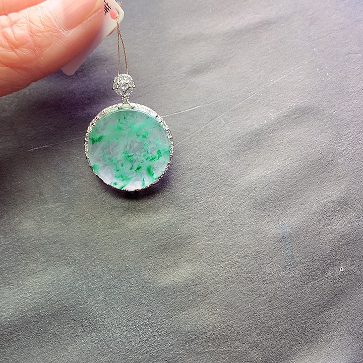 颈饰未镶嵌石英质玉