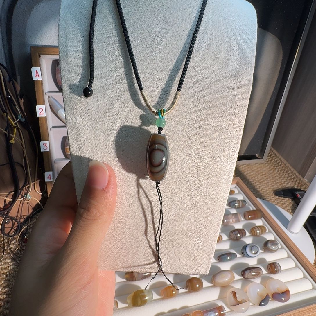 玛瑙/玉髓合金颈饰