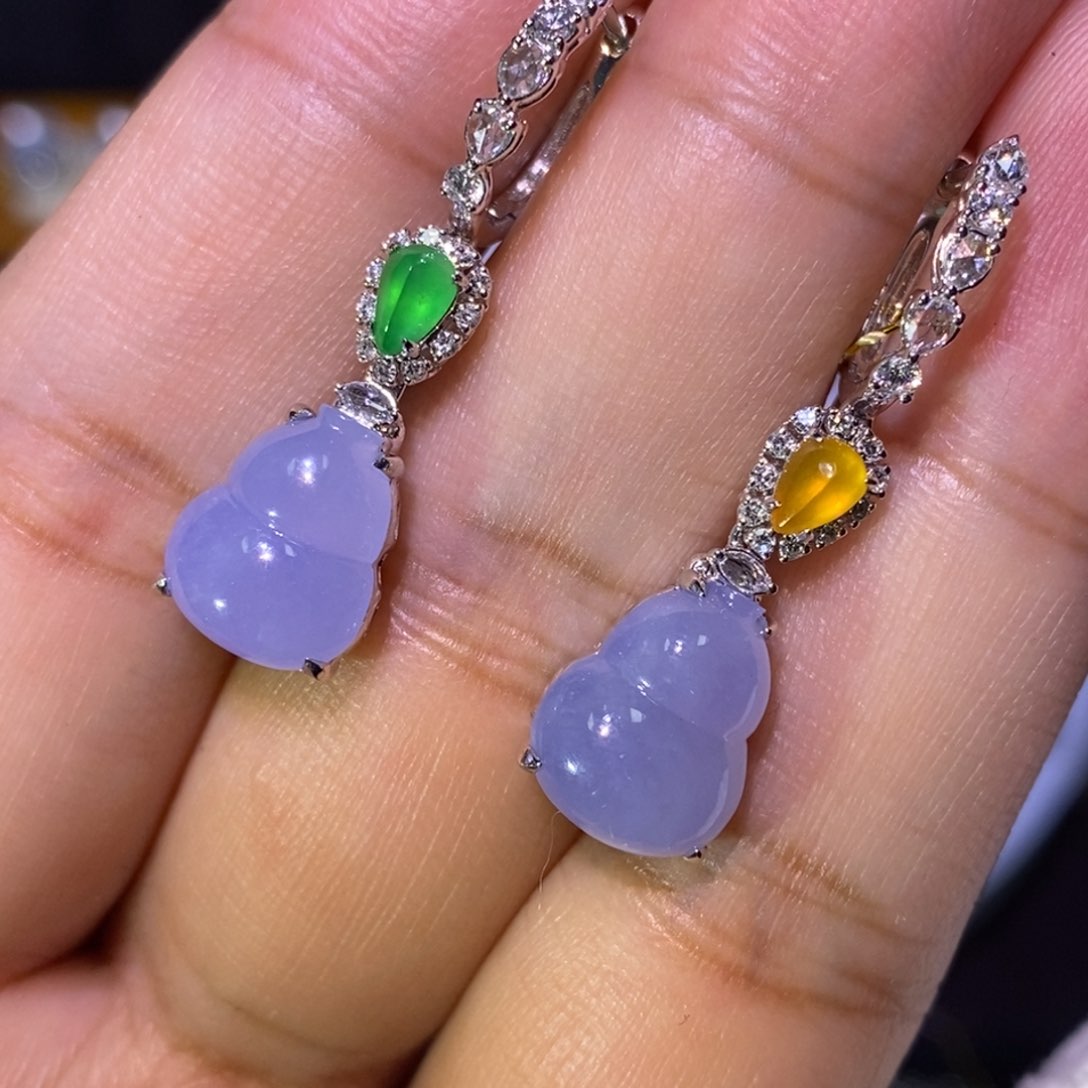 【闪购商品】颈饰18K金镶嵌翡翠