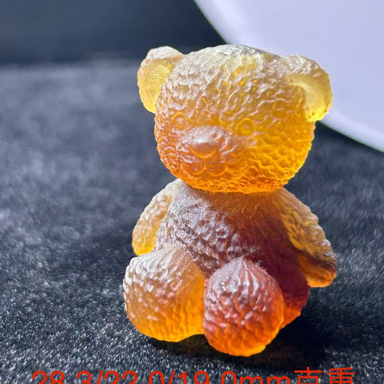 【萍姐珠宝】缅甸琥珀天然原矿精品特色棕珀糖果色小熊包挂吊坠