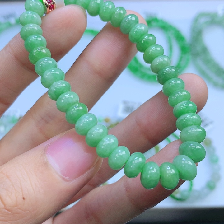 翡翠手链未镶嵌翡翠