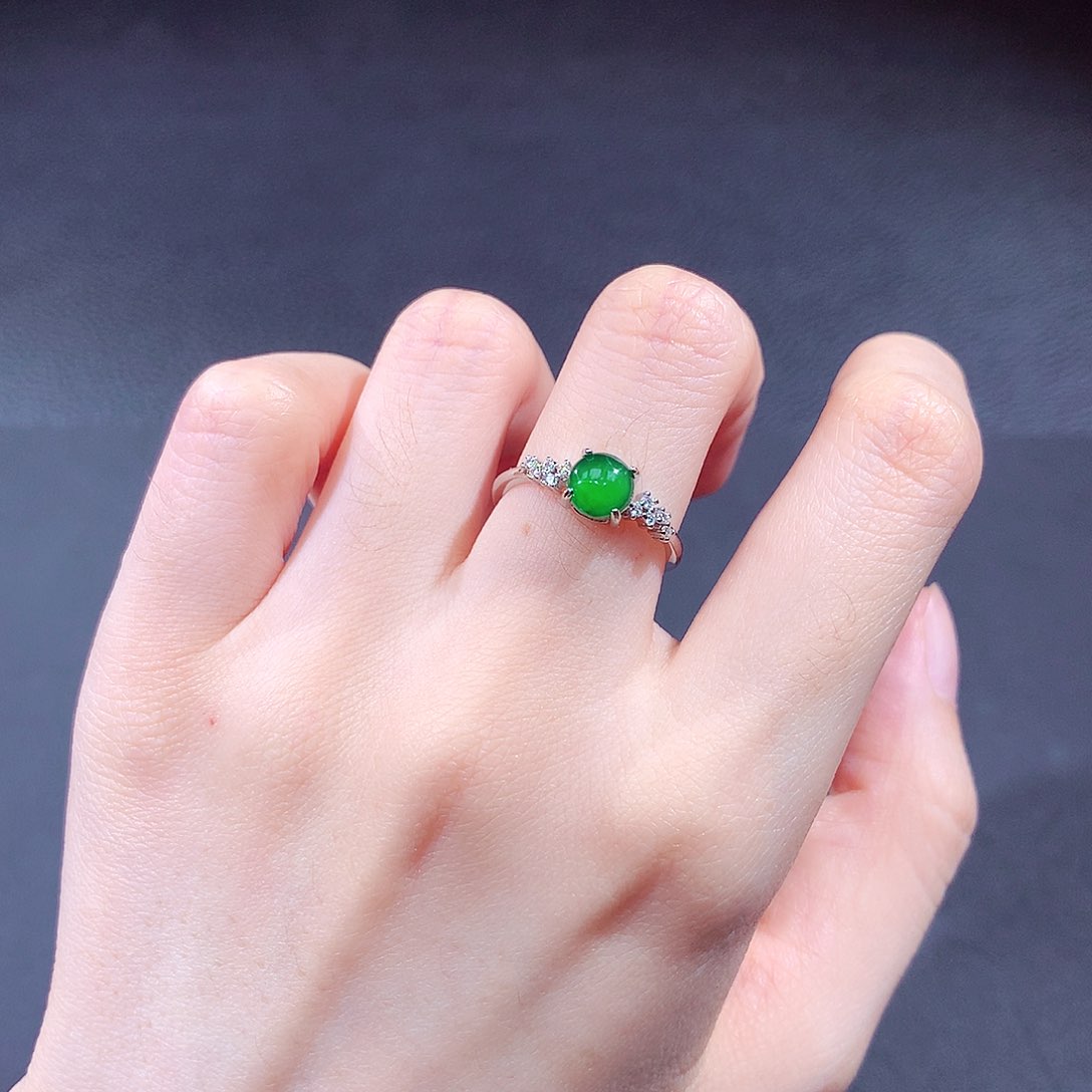 翡翠戒指未镶嵌翡翠