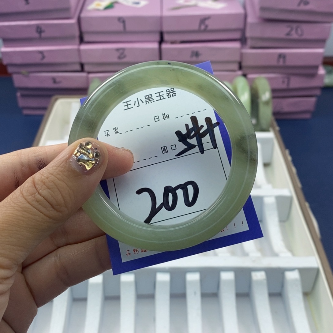 蛇纹石玉手镯未镶嵌