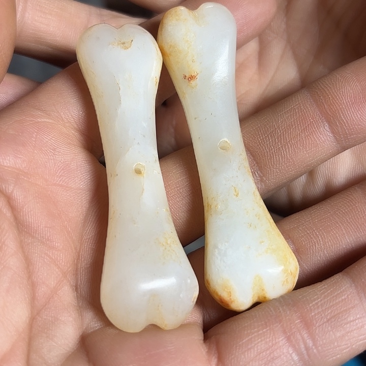 跑***拉和田玉未镶嵌挂件