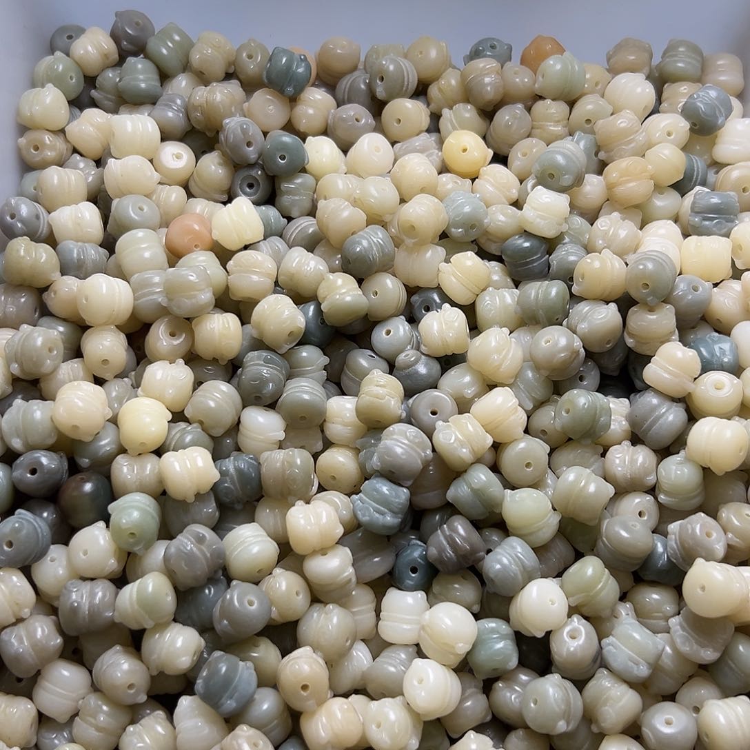 白玉菩提吊坠卡12招猫30颗