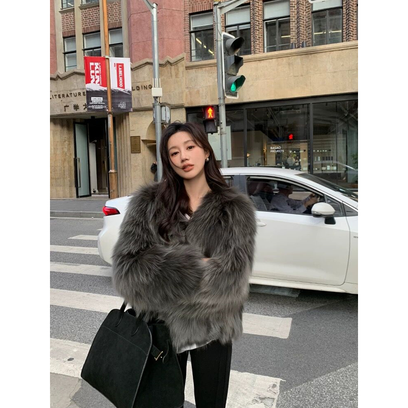 “鎏金岁月”显瘦毛毛外套女2024冬季年轻款短款毛绒大衣女33352#