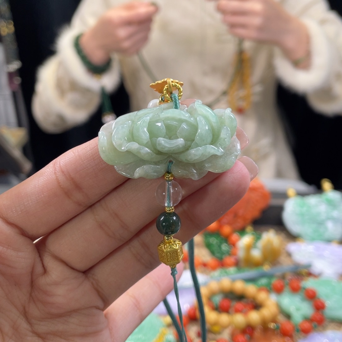 翡翠颈饰未镶嵌代编织