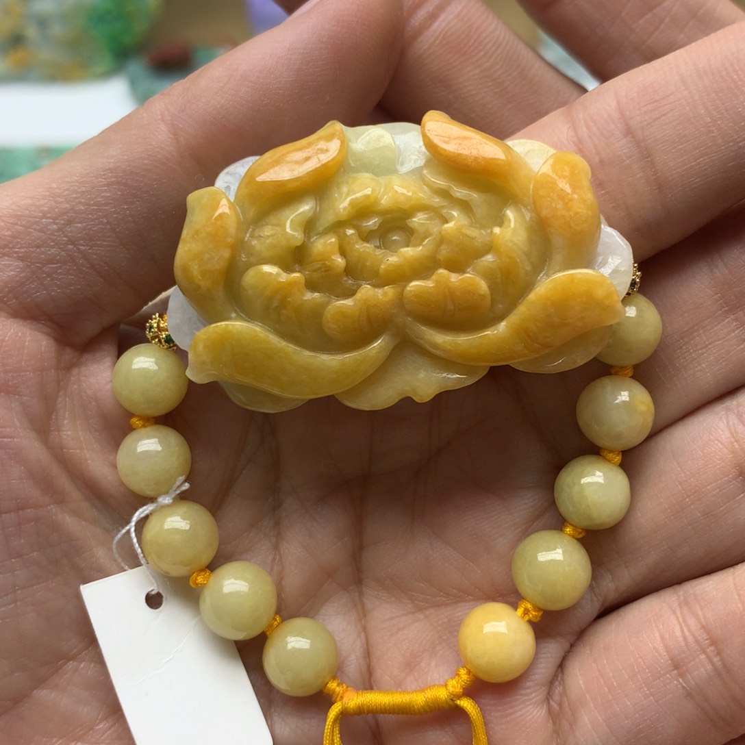 翡翠颈饰未镶嵌翡翠