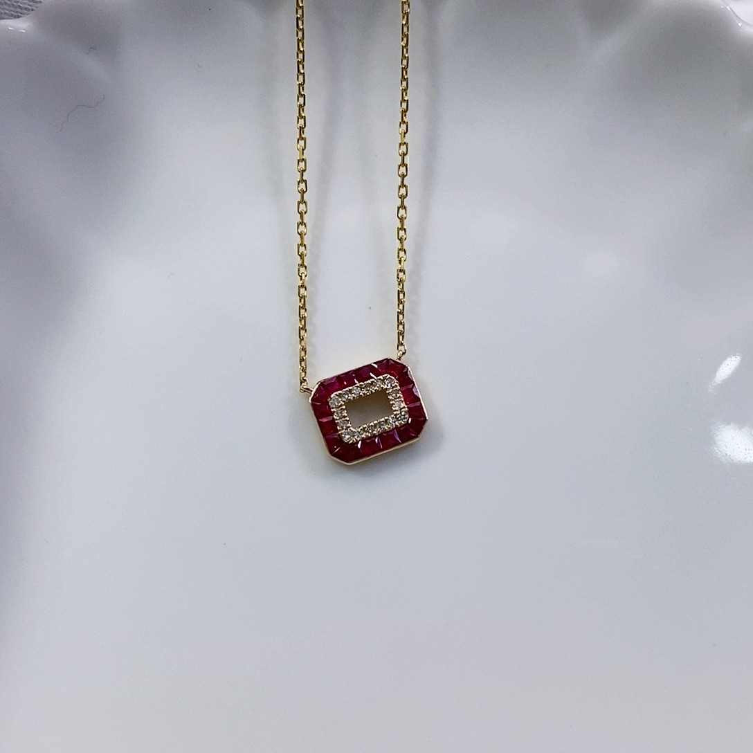 红宝石颈饰18K金镶嵌