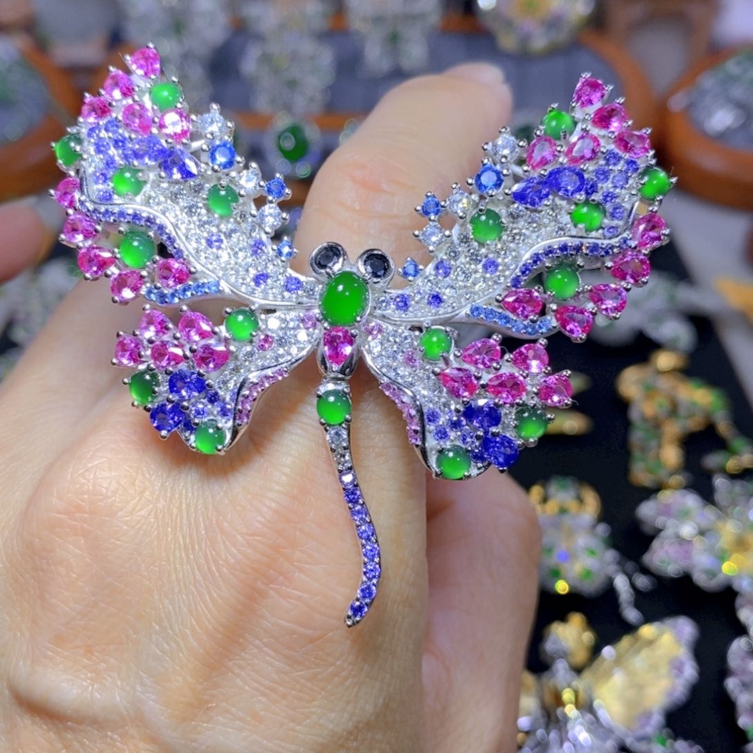 翡翠颈饰银S925镶嵌天然翡翠