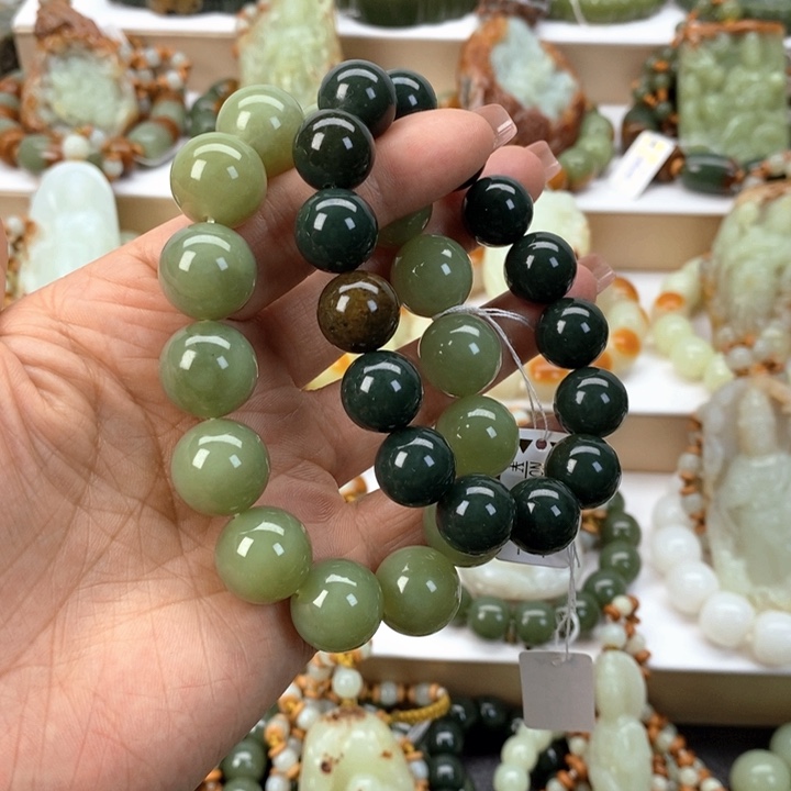 【闪购商品】透闪石质玉串未镶嵌河*滑