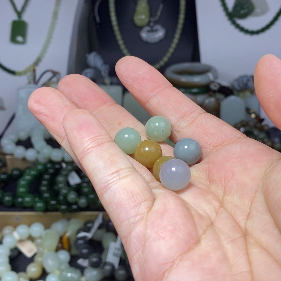 小***家和田玉未镶嵌手链