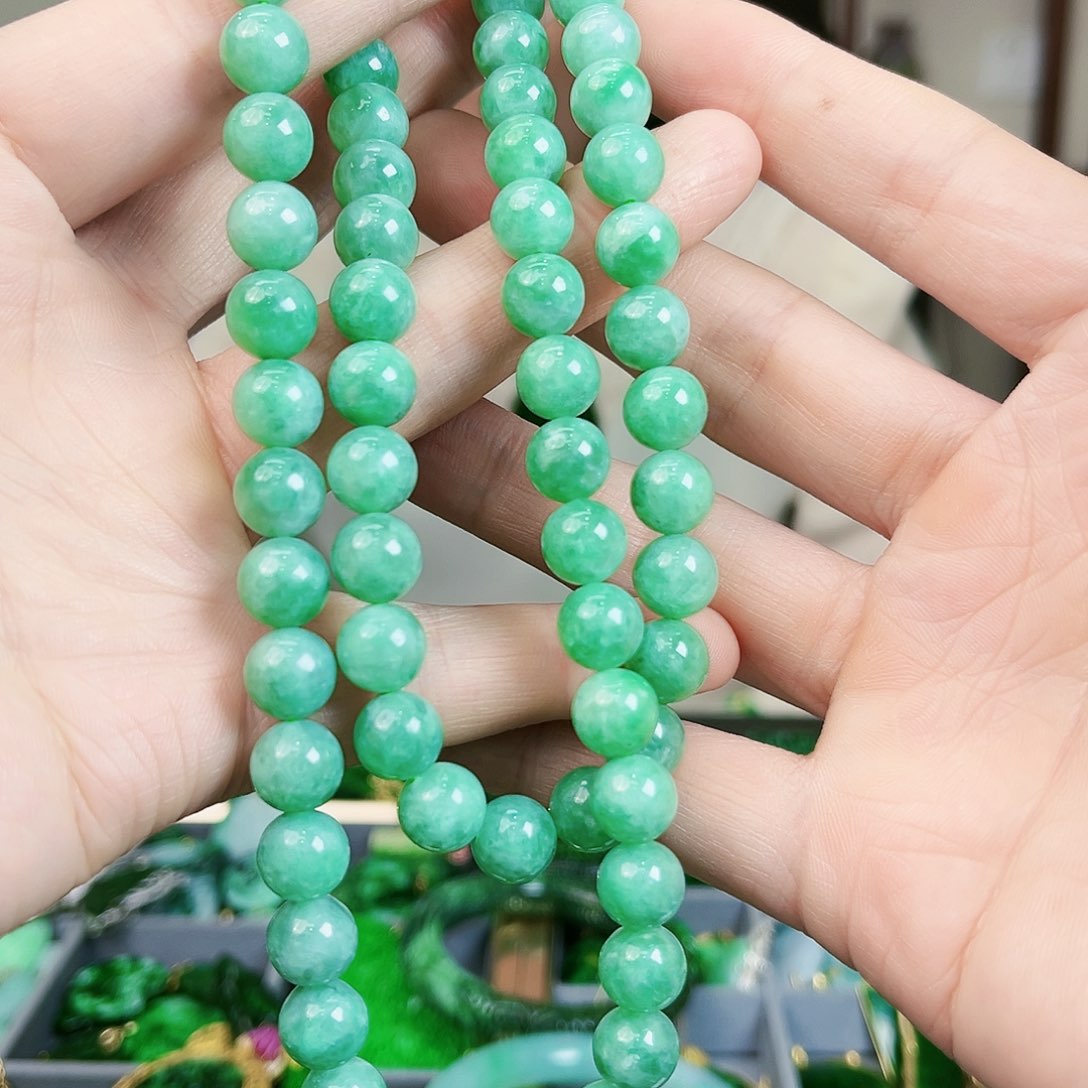 翡翠颈饰未镶嵌项链