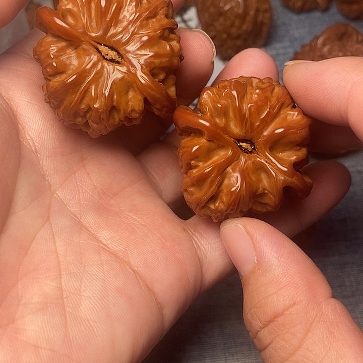 吊坠文玩核桃41白