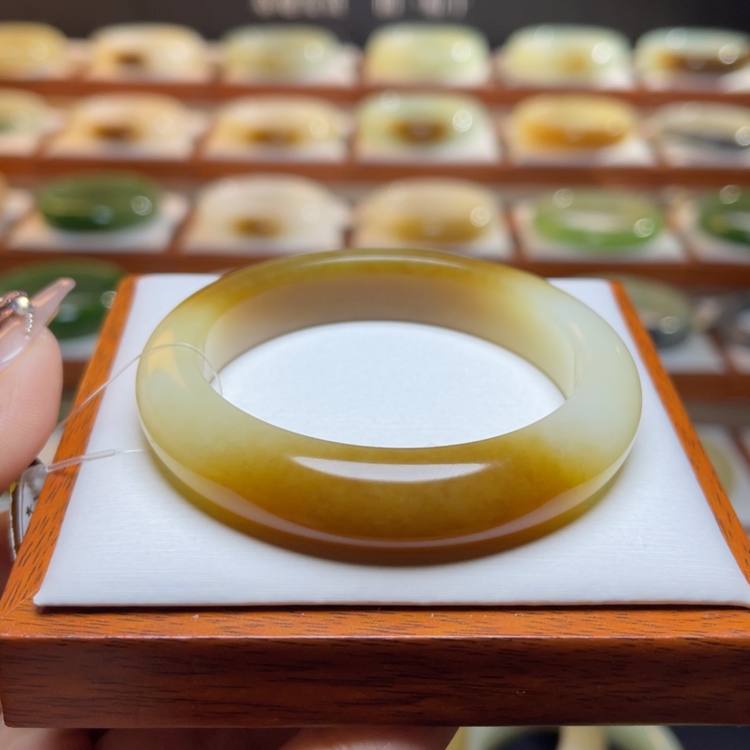 【闪购商品】和田玉手镯未镶嵌