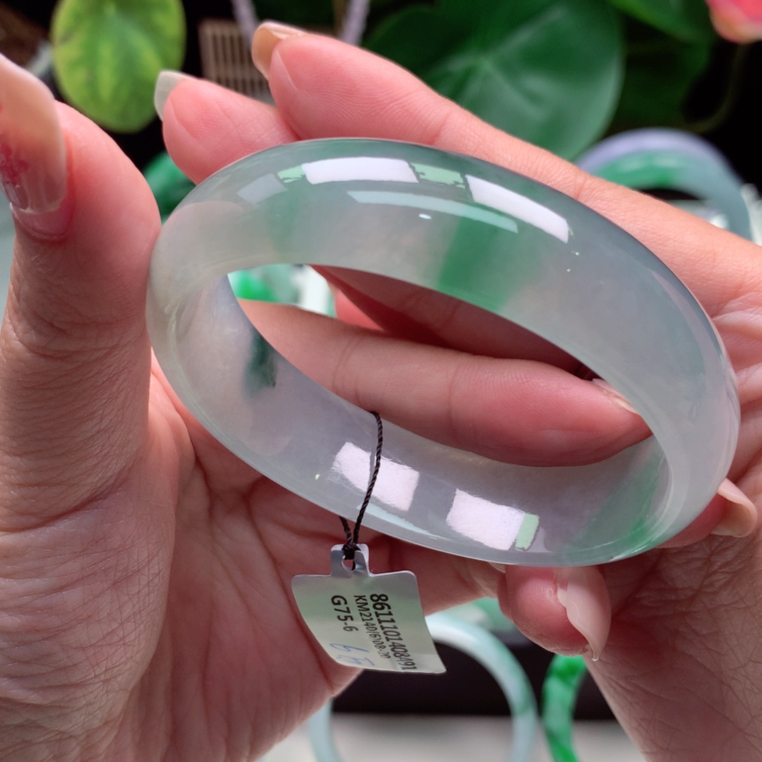 未镶嵌手镯（贵妃镯）翡翠57.4。16