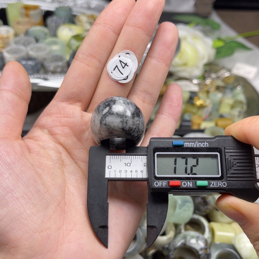 蛇纹石玉未镶嵌戒指