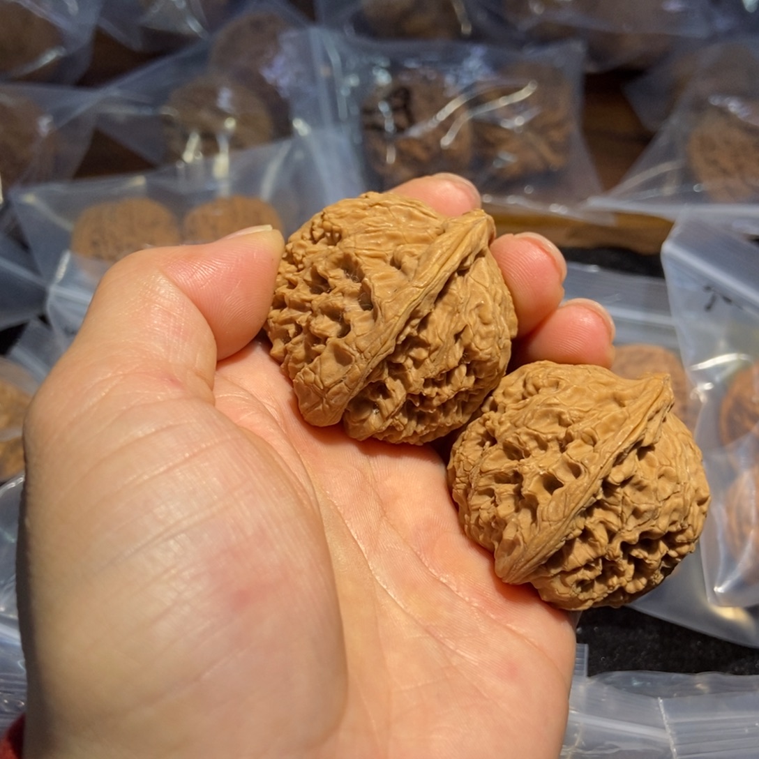 文玩核桃吊坠42三角疆涿鹿100