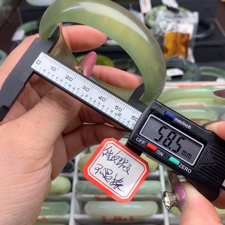 蛇纹石玉手镯未镶嵌783