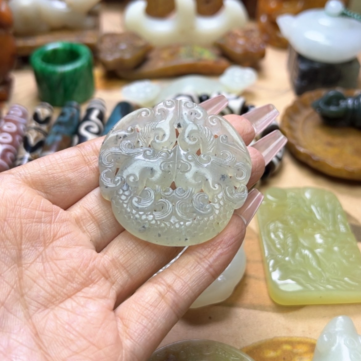 【闪购商品】蛇纹石玉颈饰未镶嵌