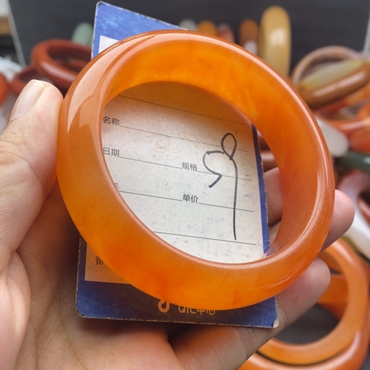 石英质玉手镯未镶嵌