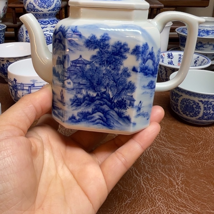 杯肉*今天晚上的月亮好美哦