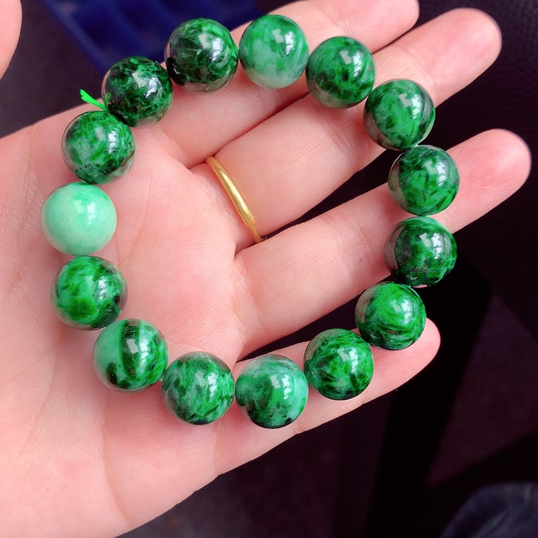 翡翠挂件未镶嵌秀*翡翠