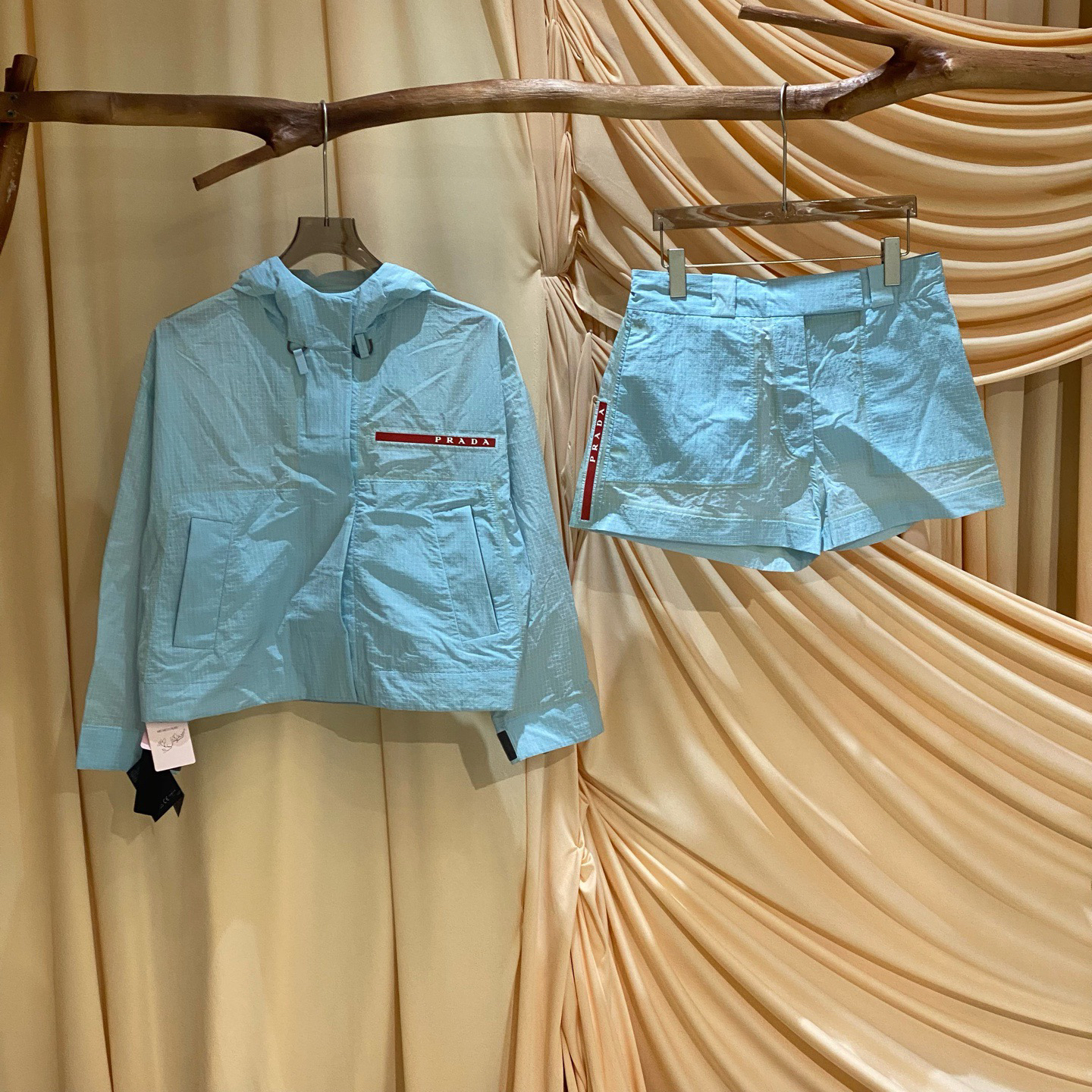 未使用 Prada/普拉达 红标字母logo套装/上s下m码/全新带吊/39739