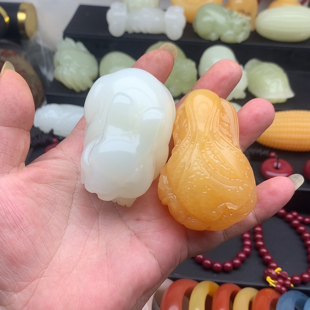 钢***豆石材昆仑山脉山料手把