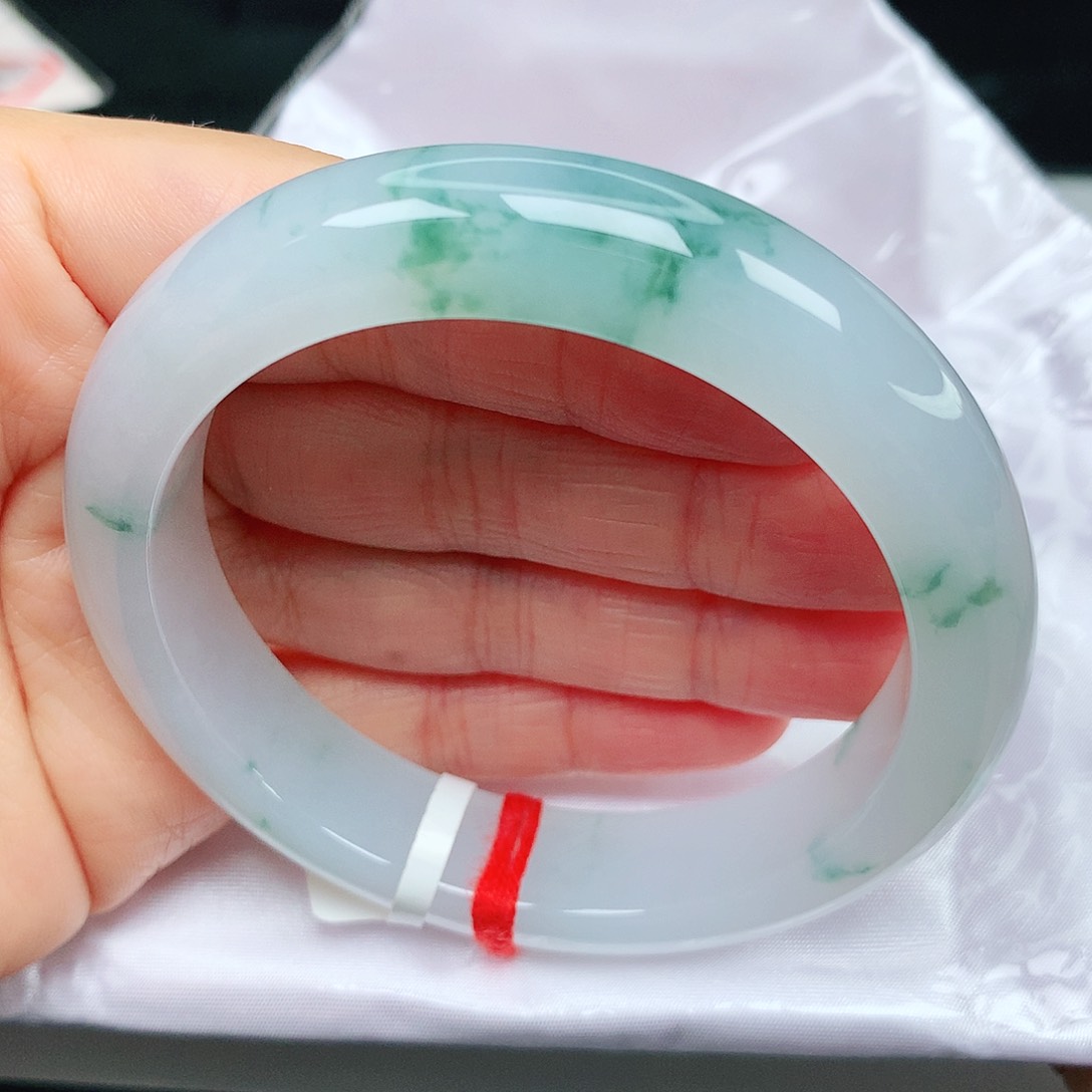 翡翠手镯未镶嵌用****2。