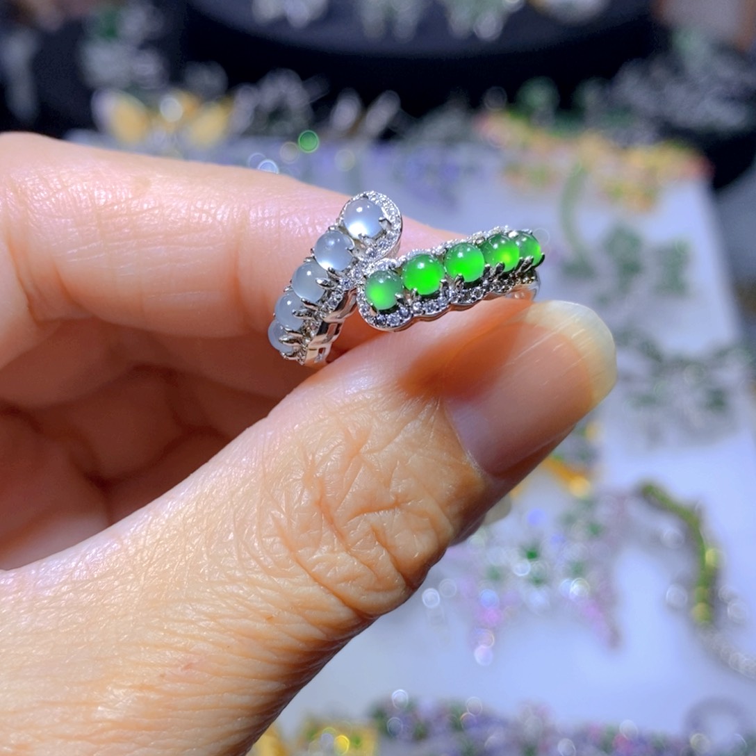 翡翠颈饰银S925镶嵌天然翡翠