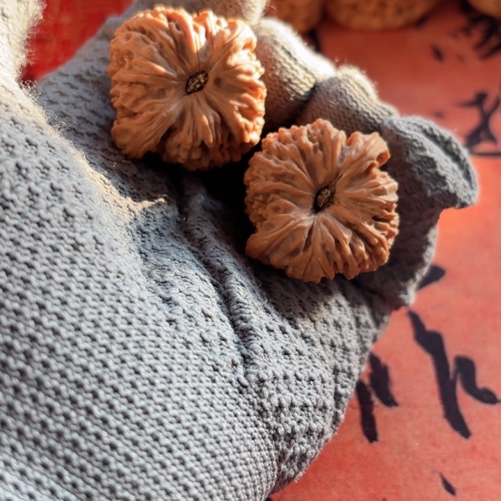 文玩核桃吊坠盈****厂三角拉丝