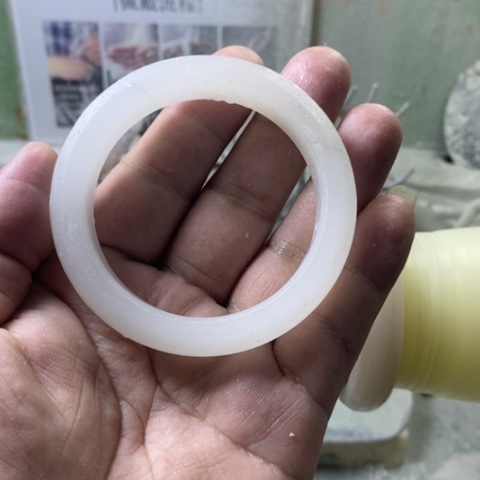 石英质玉手镯未镶嵌尘*