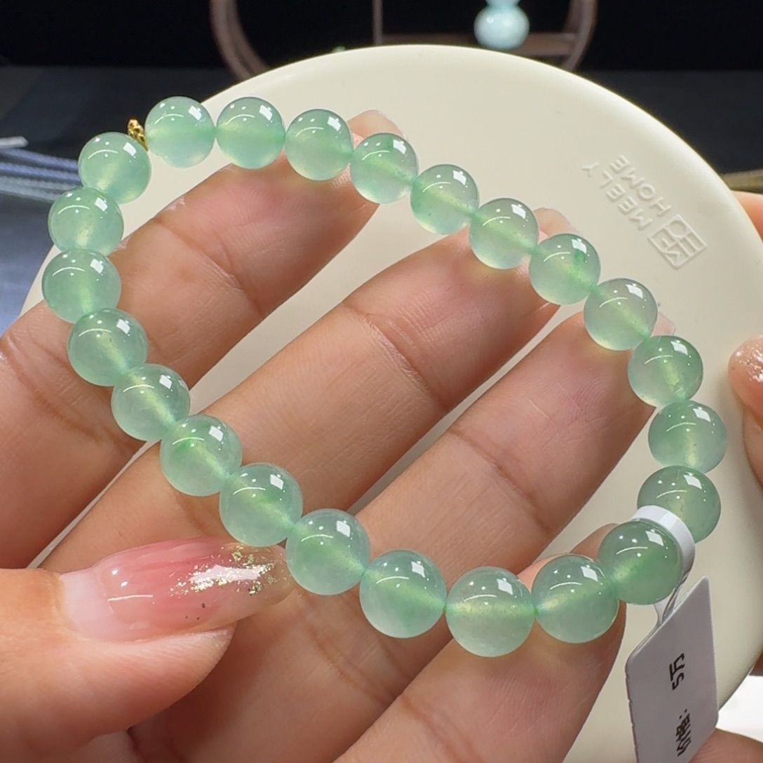 未镶嵌手串翡翠是***~高冰玻葡萄绿飘金丝阳卡8（小咪首款）