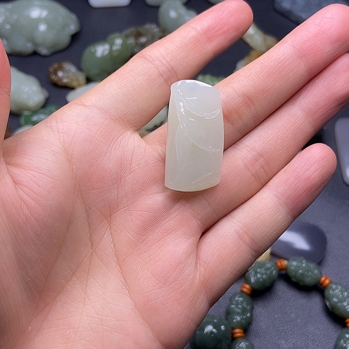 未镶嵌和田玉挂件